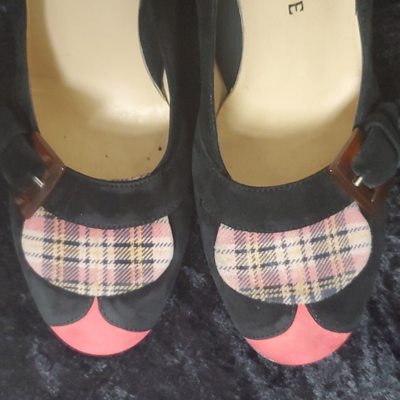 Adorable Italian Taryn Rose black & pink plaid round toe heels. - Picture 5 of 14